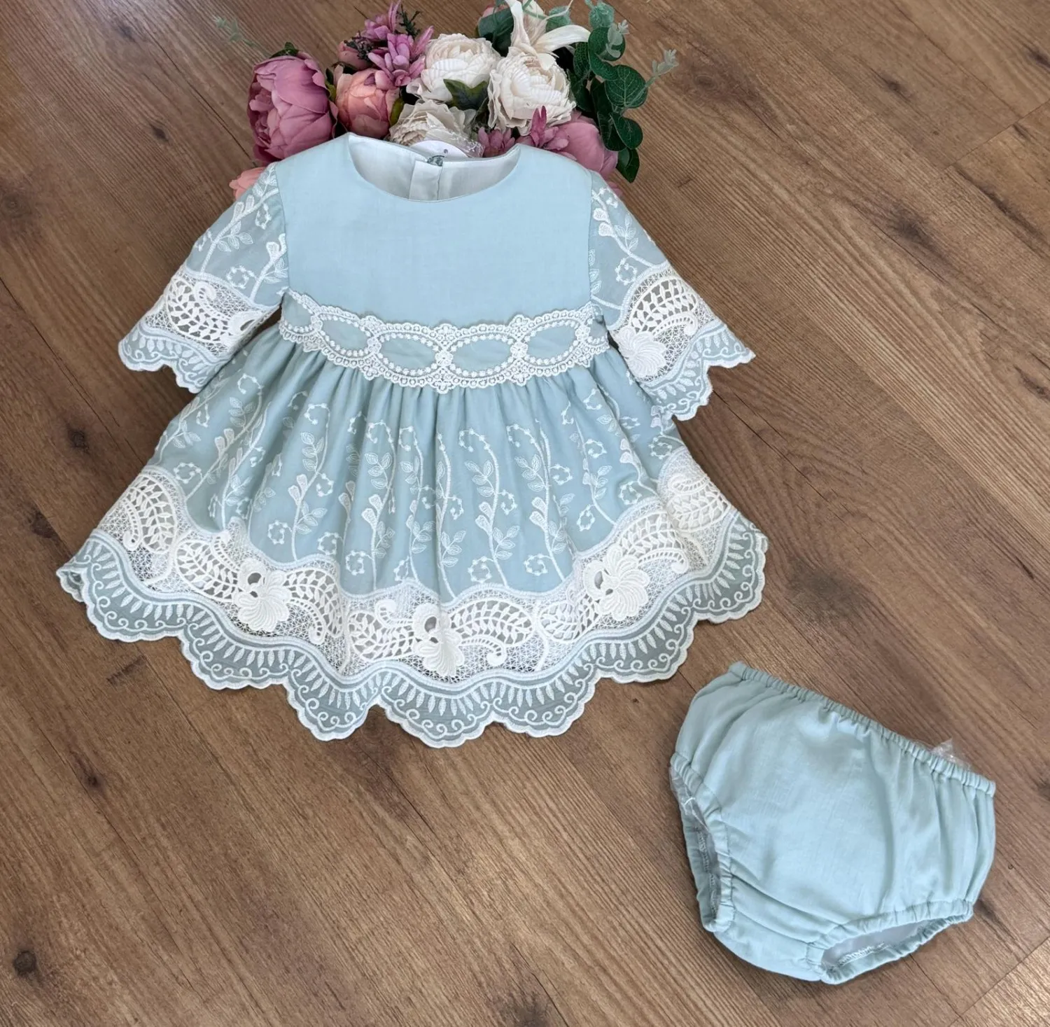 Jesusito and panty set for ceremony, Dry green with beige